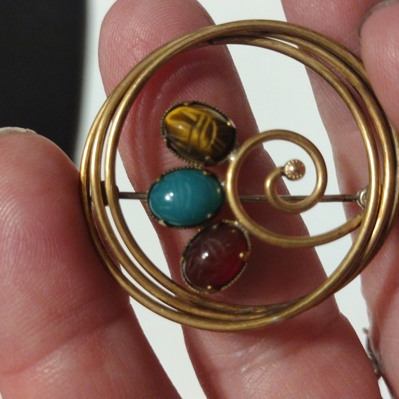 Vintage Petite Gemstone Scarab 14K GF Circle Brooch - Picture 2 of 5